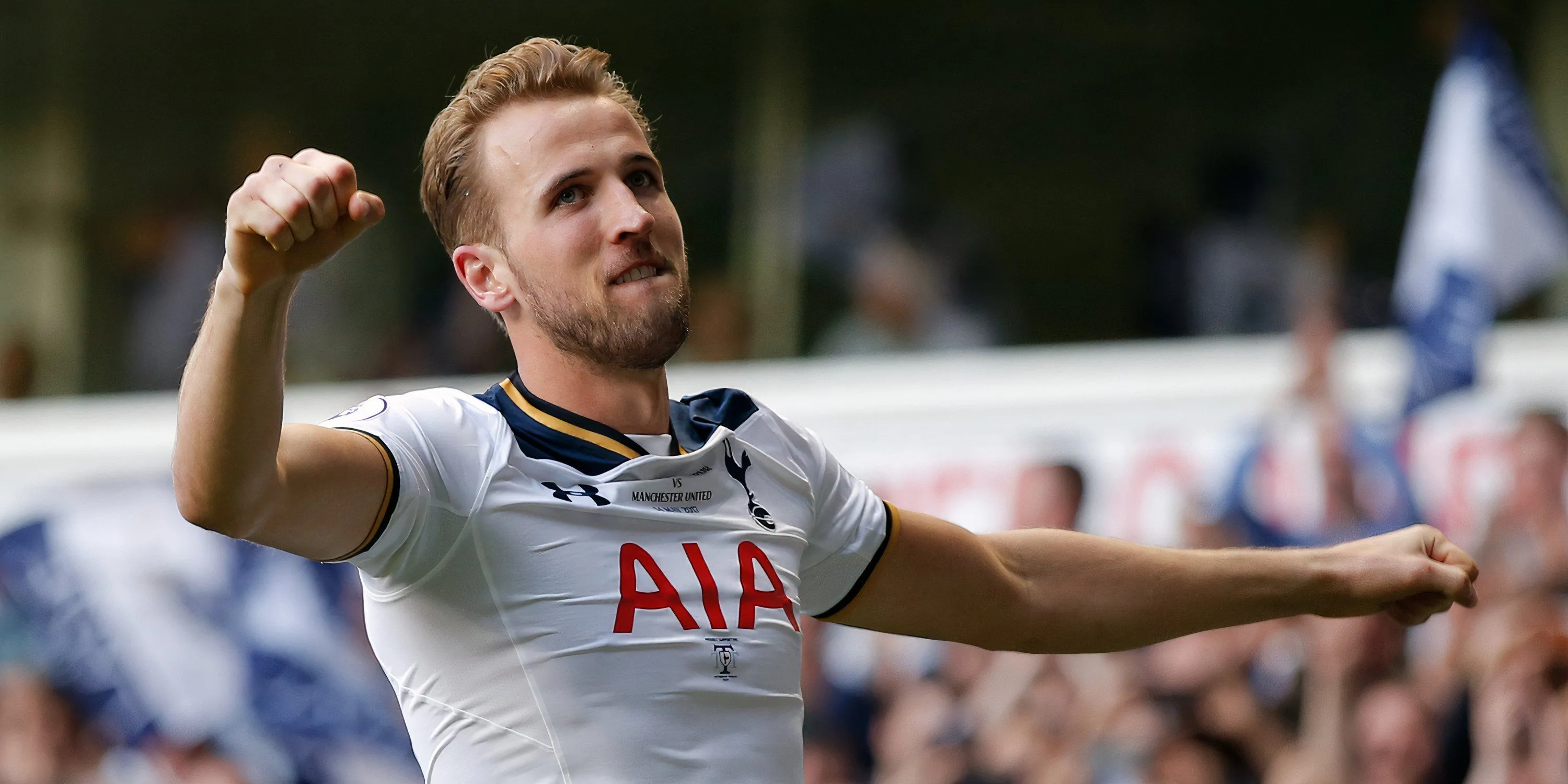 Harry Kane thi đấu cho Tottenham đối đầu Manchester United tại White Hart Lane