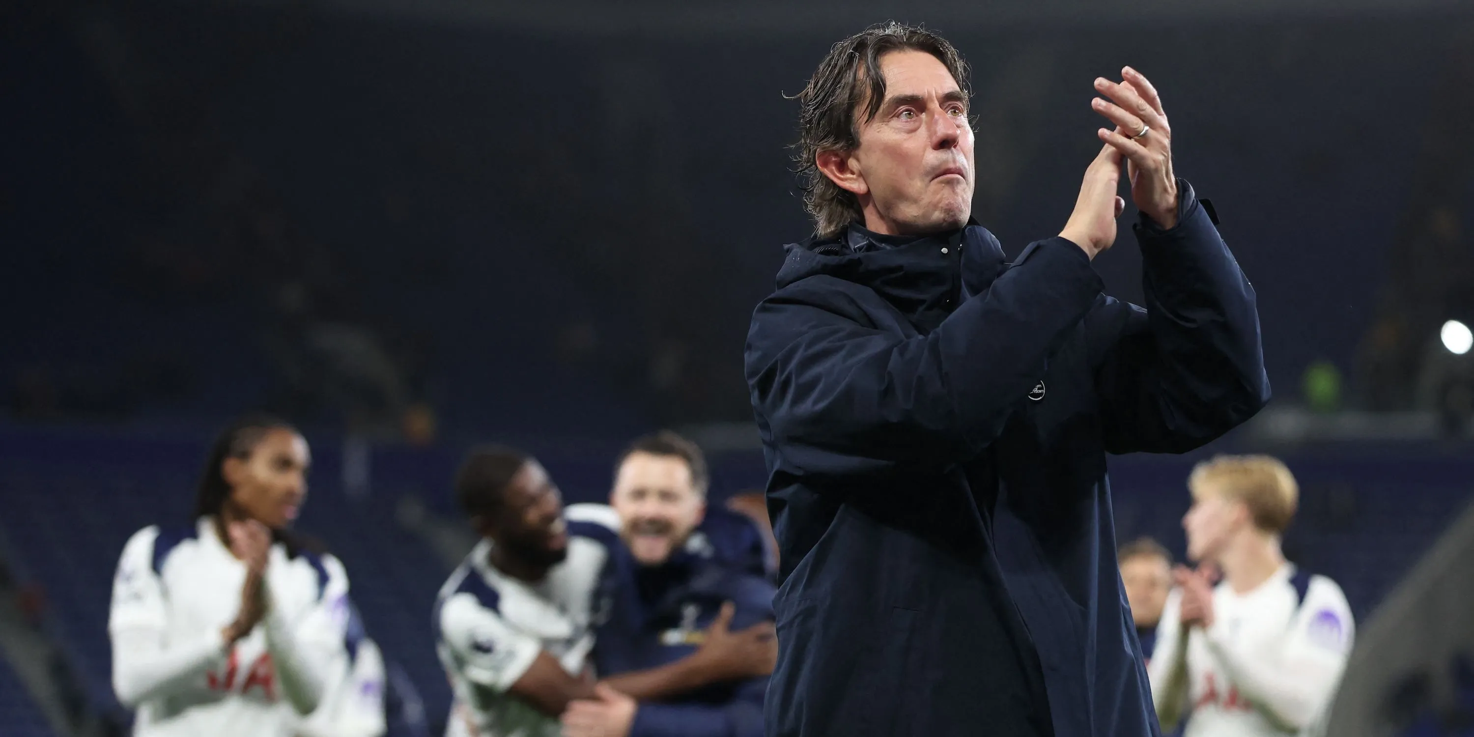 HLV Thomas Frank ăn mừng sau trận Tottenham 3-0 Everton, Premier League