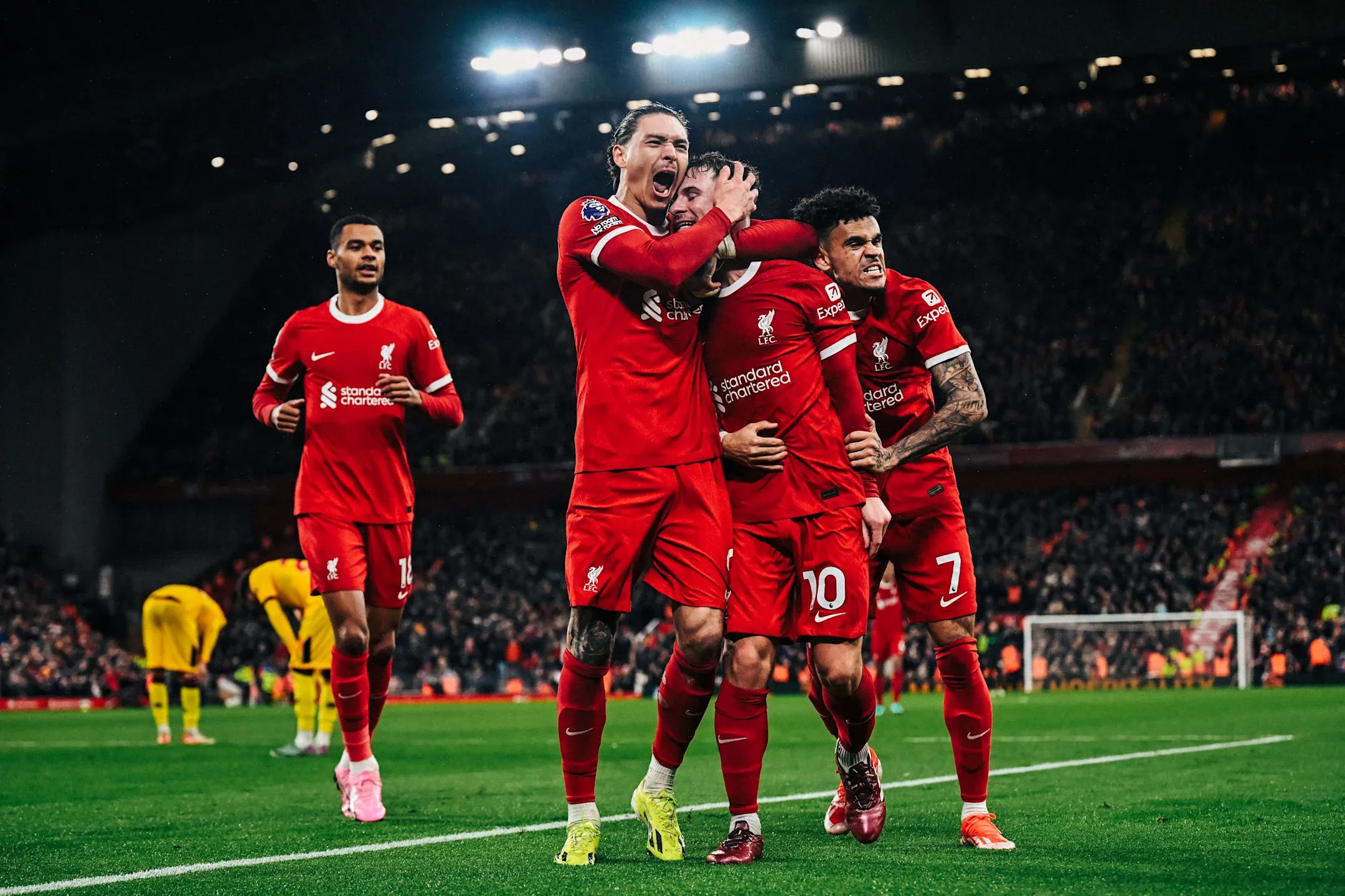 Những thương vụ ngày càng phức tạp với điều khoản đa tầng