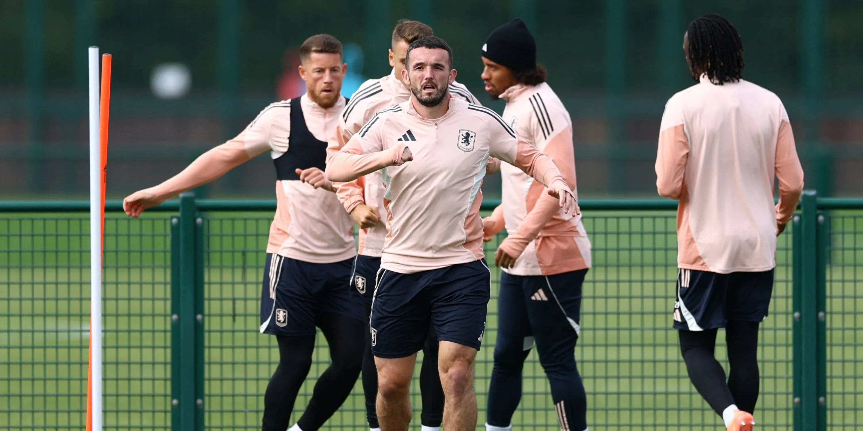 Ross Barkley trong màu áo Aston Villa, ứng viên chuyển nhượng mượn tới Leeds để tìm cơ hội dự World Cup