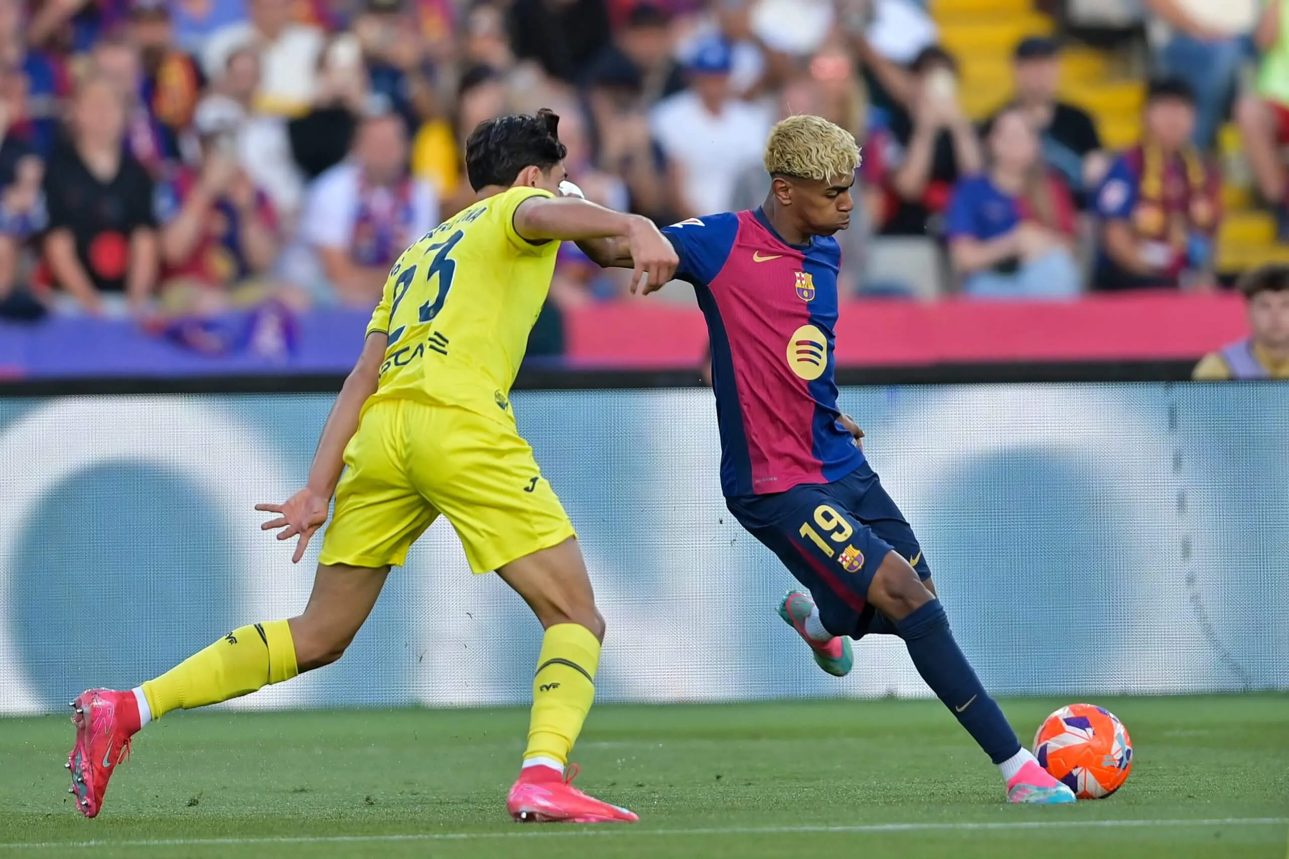 Trận Villarreal và Barcelona vẫn diễn ra trong lãnh thổ Tây Ban Nha